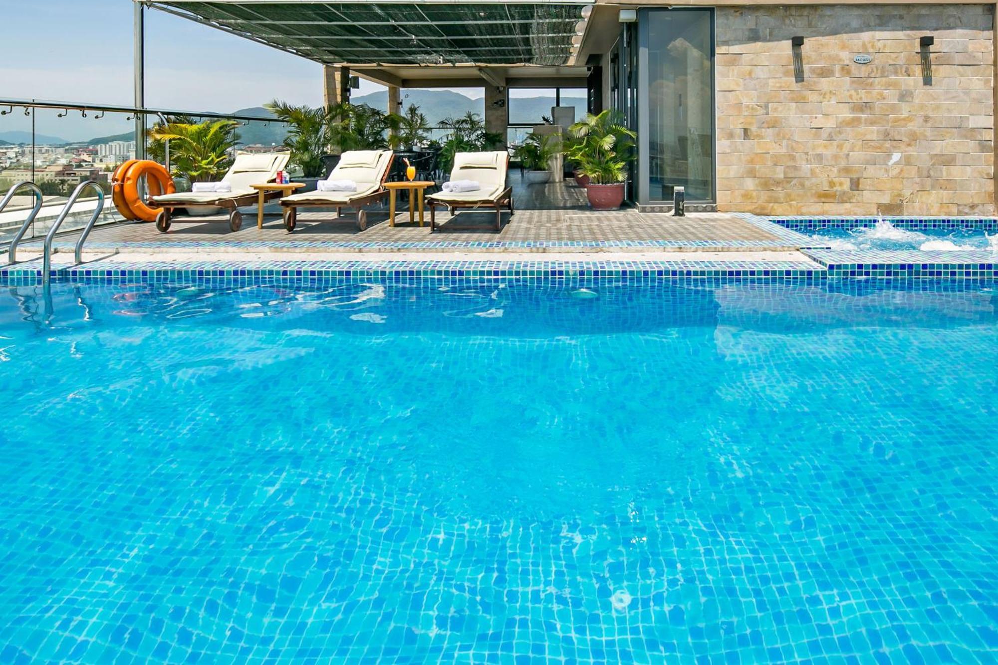 Bliss Luxury Hotel Da Nang Exterior foto